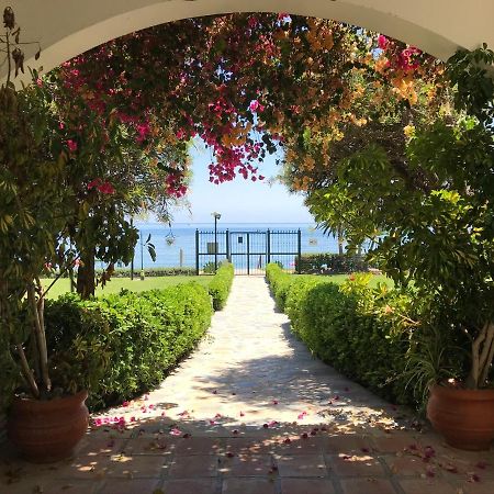 Marbella - Estepona Beach Frontline Apartment エクステリア 写真