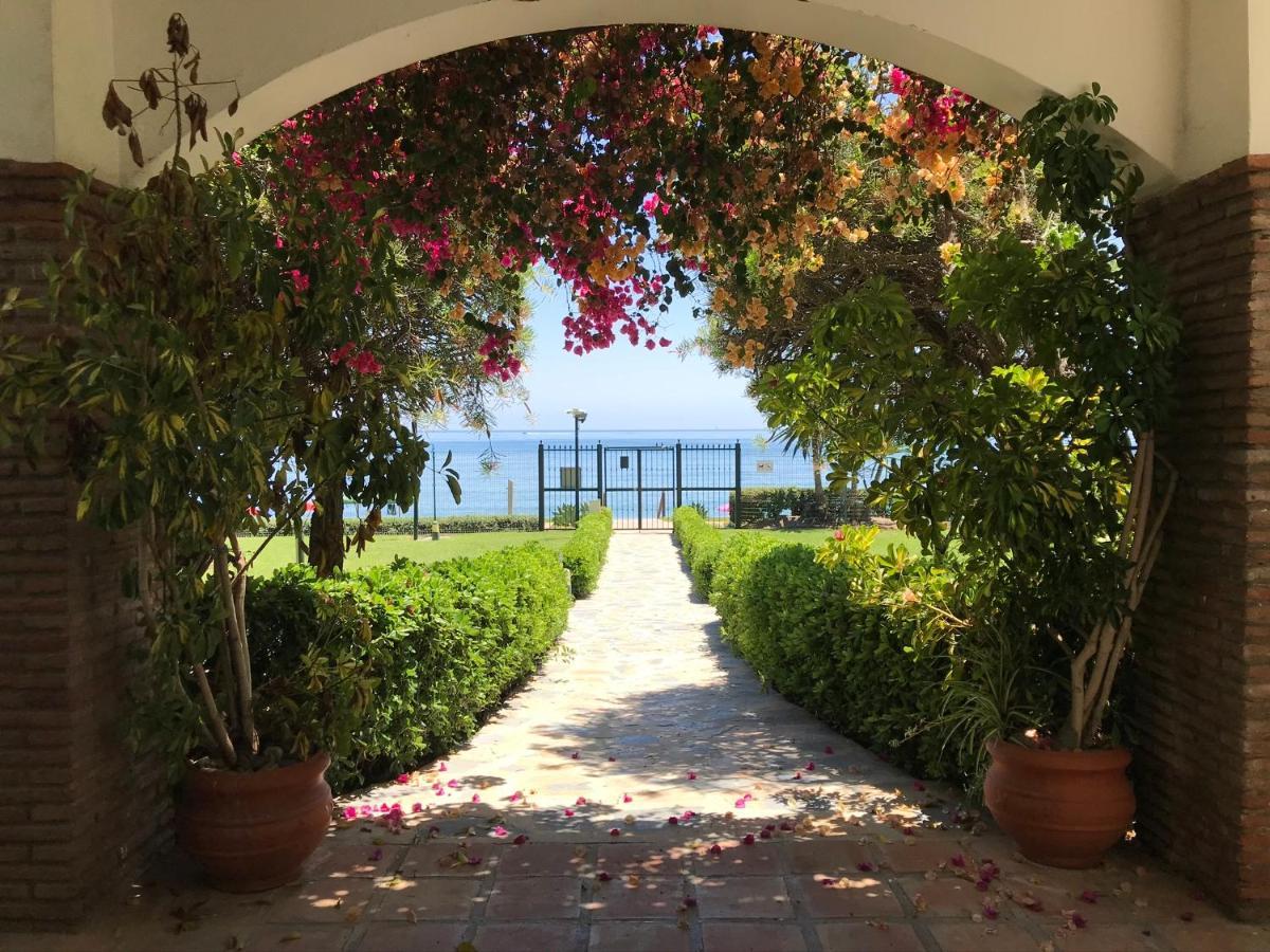 Marbella - Estepona Beach Frontline Apartment エクステリア 写真