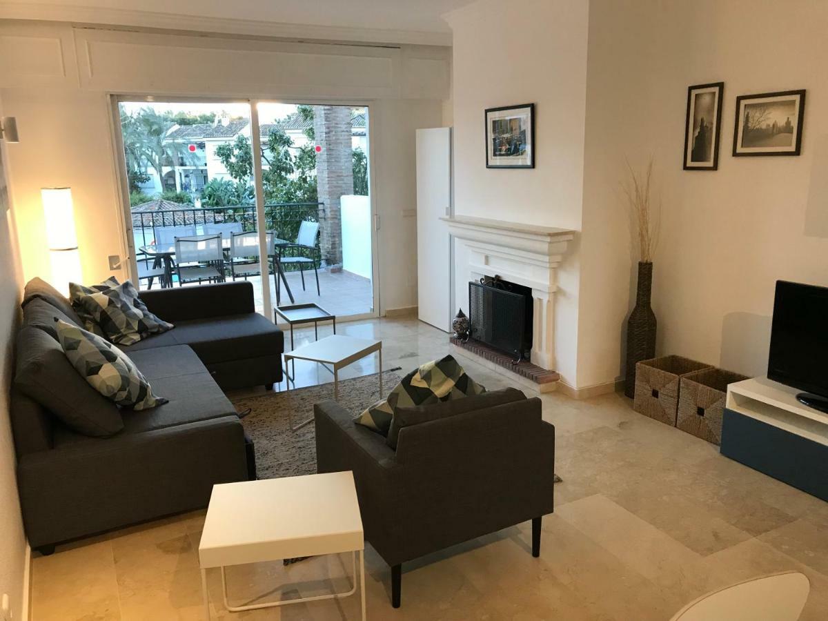 Marbella - Estepona Beach Frontline Apartment エクステリア 写真