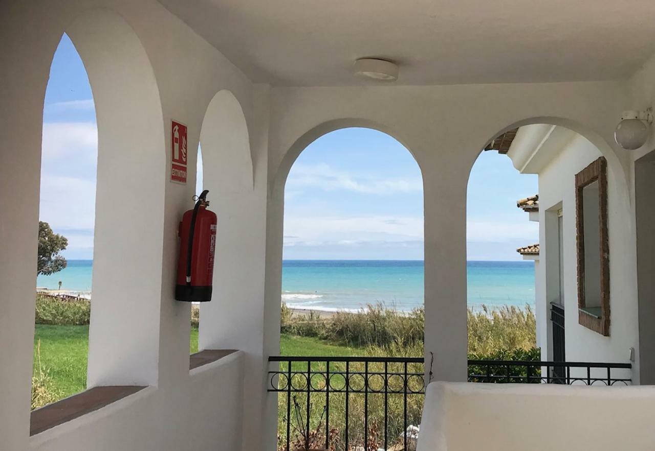 Marbella - Estepona Beach Frontline Apartment エクステリア 写真