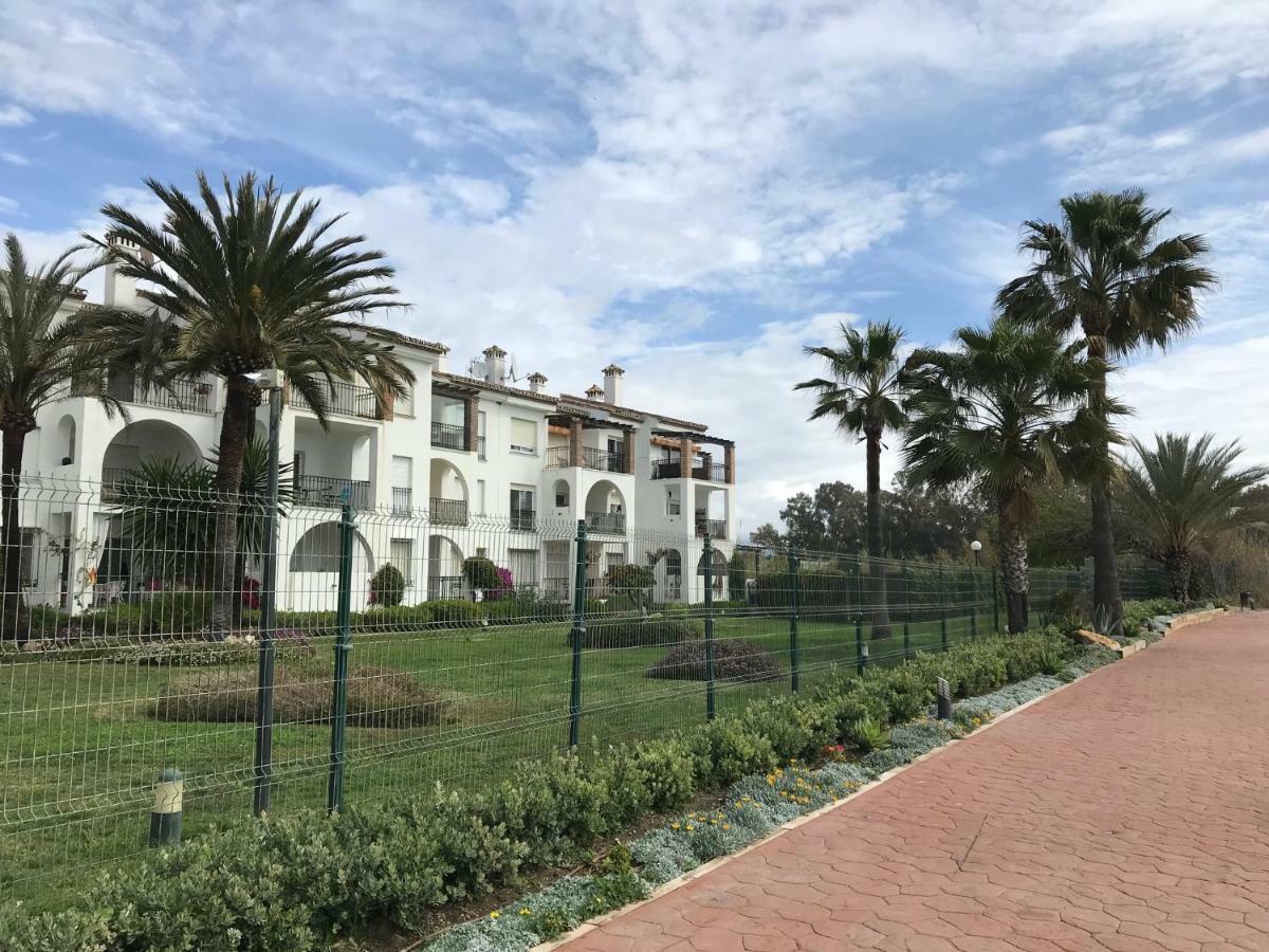 Marbella - Estepona Beach Frontline Apartment エクステリア 写真