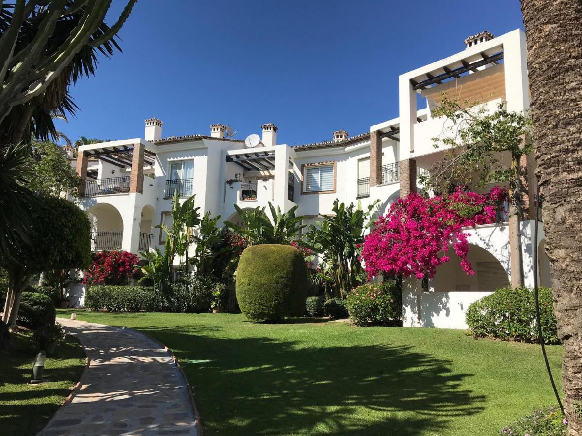 Marbella - Estepona Beach Frontline Apartment エクステリア 写真